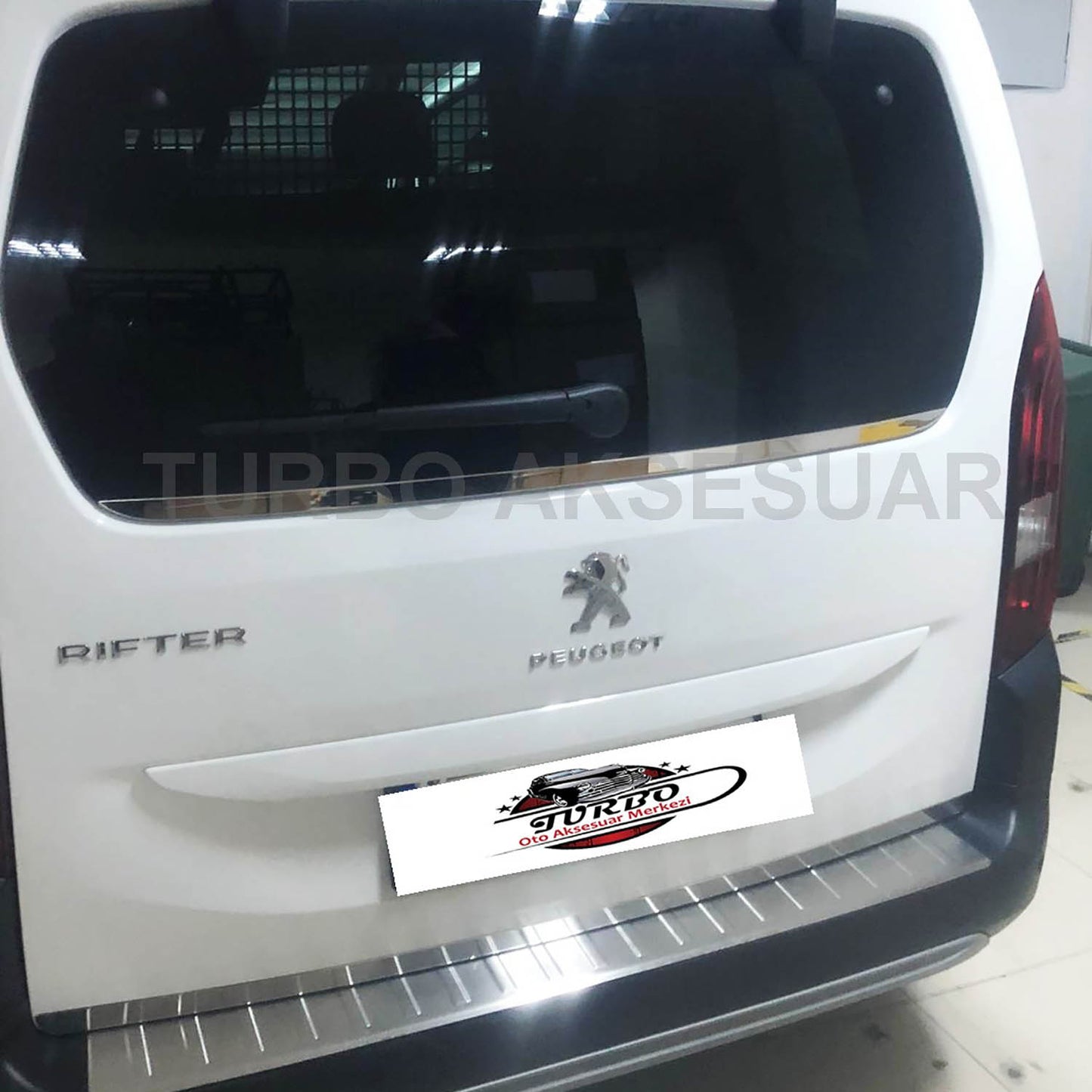 EHİLTEK Peugeot Rifter Krom Bagaj Cam Alt Çıta 2019 ve Sonrası (PANEL VAN-Alt Parça)