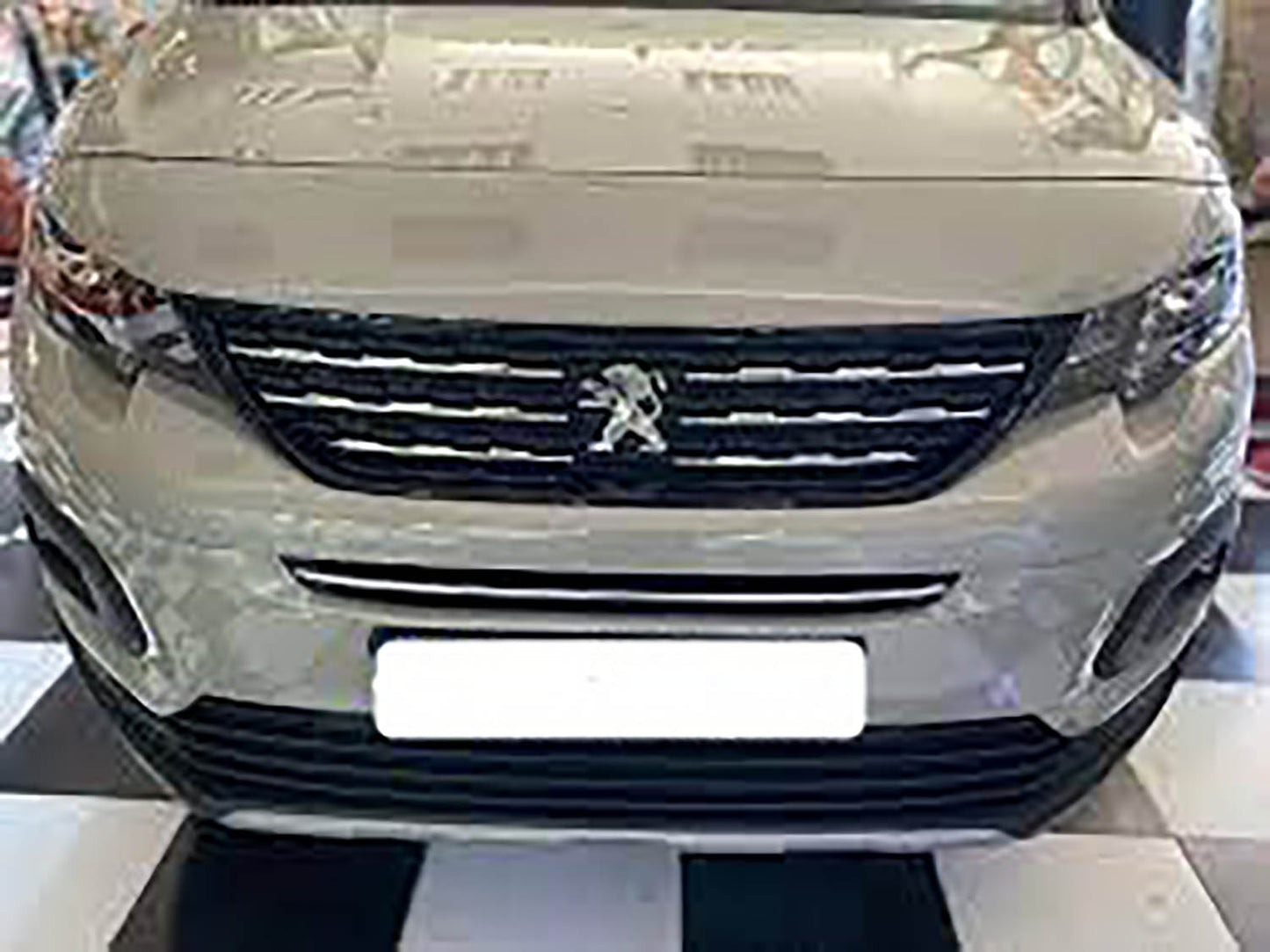 EHİLTEK Peugeot Rifter Krom Ön Panjur Çıtası Plaka Üstü 2019 ve Sonrası